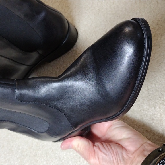 Lauren Ralph Lauren women's black leather Chelsea boots. NWOT. Size 9 - Picture 2 of 12